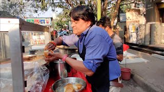 Mumbais Famous Dancing Dabeli Man  Kapil Dabeli Center  Indian Street Food [upl. by Maighdlin487]